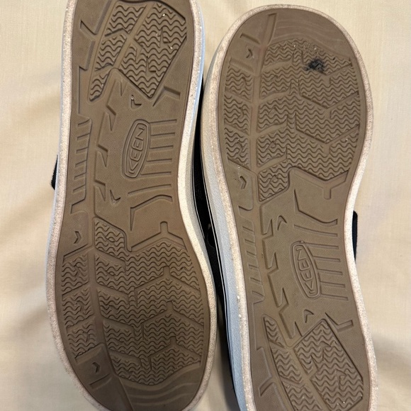 Keen Black Elsa Gore Slip-On Sneakers - Picture 3 of 5